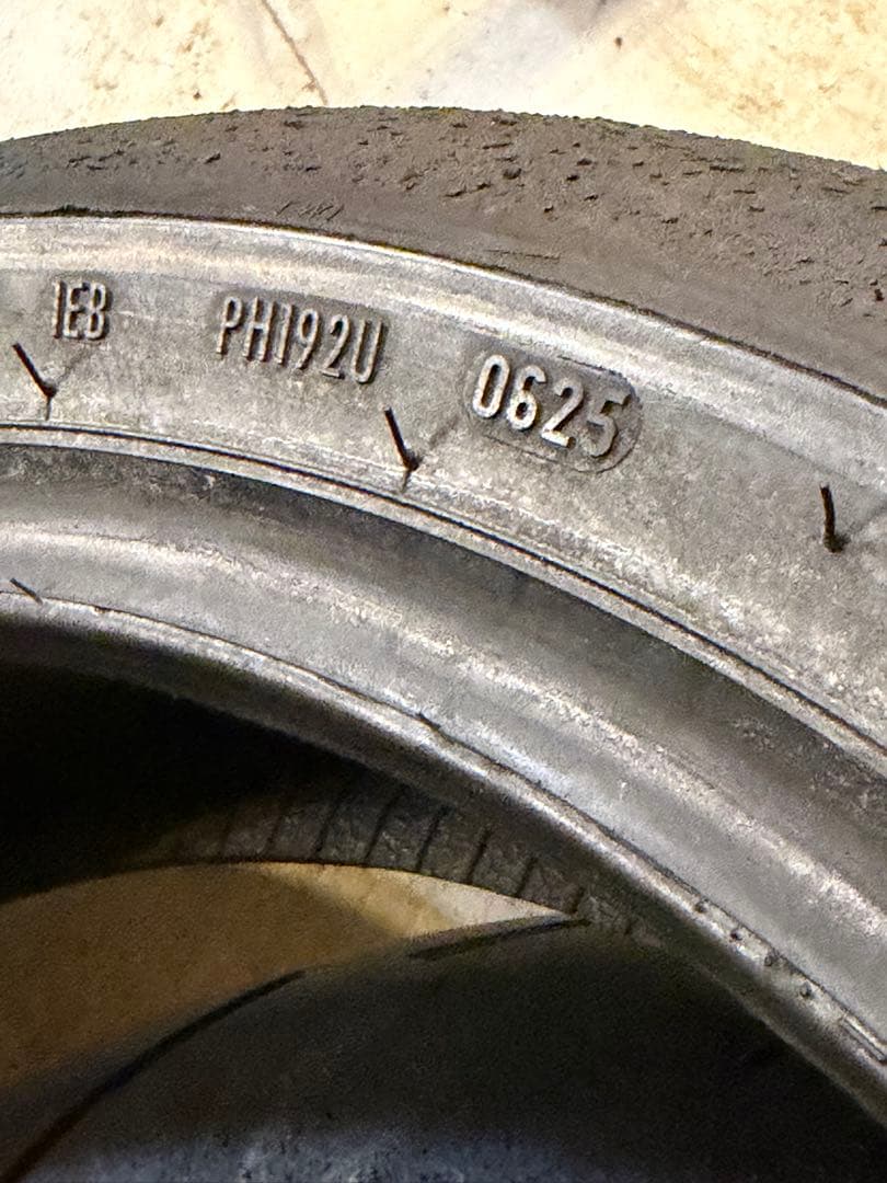 ピレリ　スーパーコルサV4 120/160