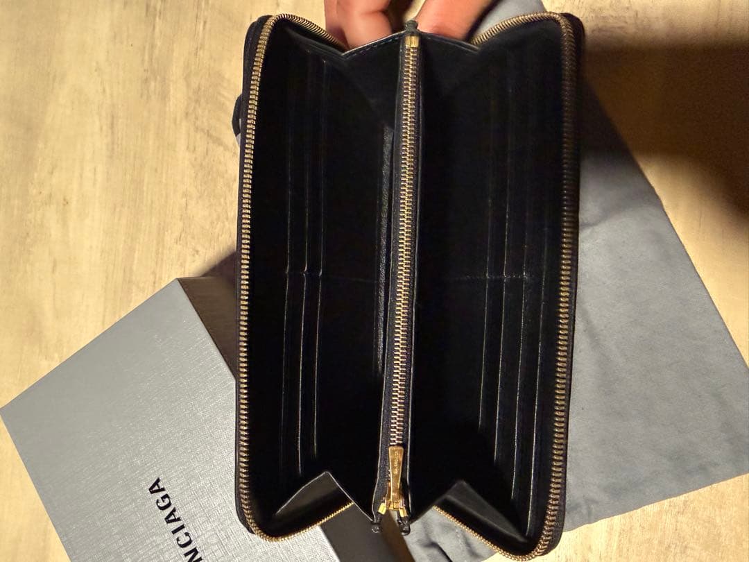 BALENCIAGA ブラック ラウンドファスナー　長財布