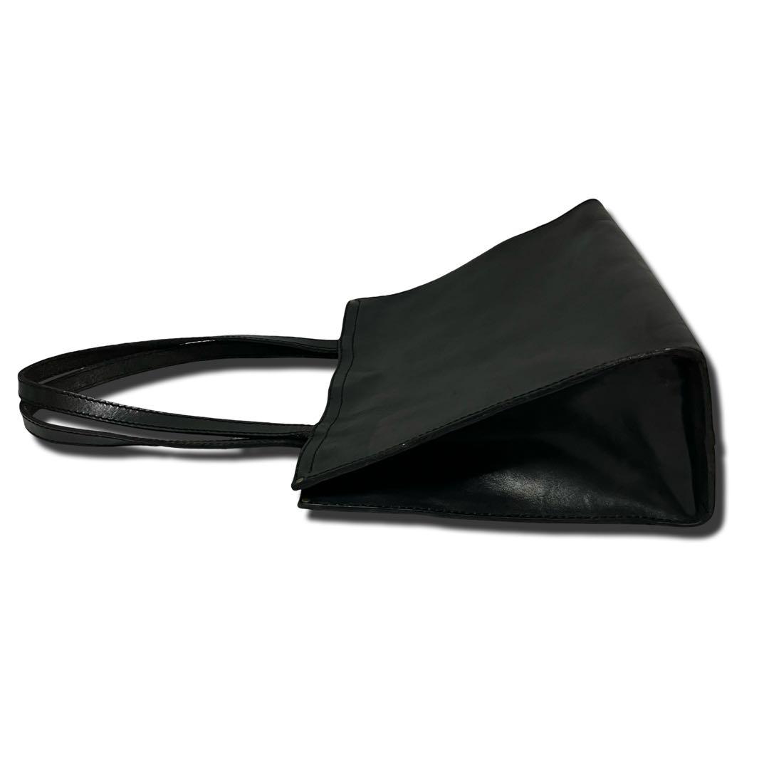 ヘルツ トートバッグ レザー 黒　無地 A4収納 ユニセックス 肩掛け可