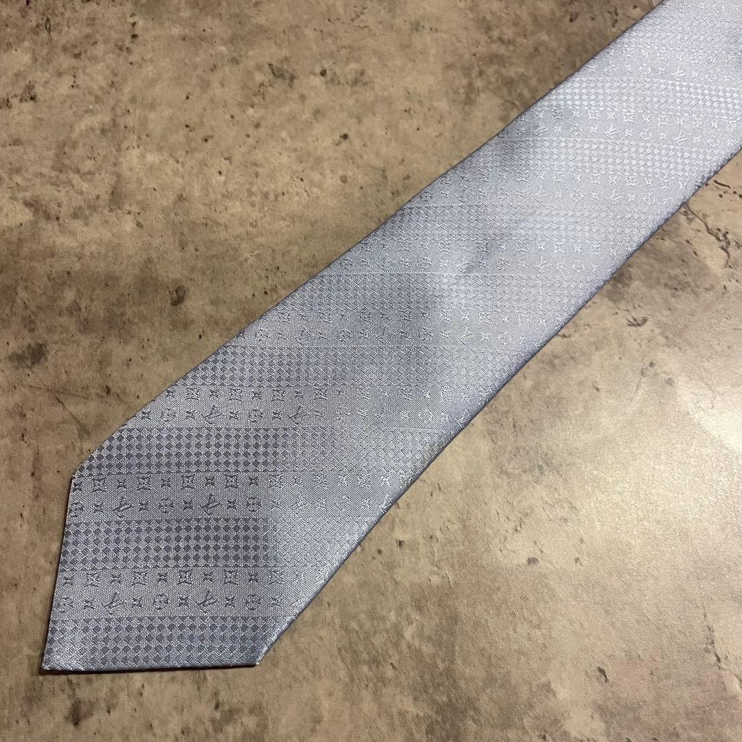 【超美品】LOUIS VUITTON ライトブルー ネクタイ ヴィトン ロゴ