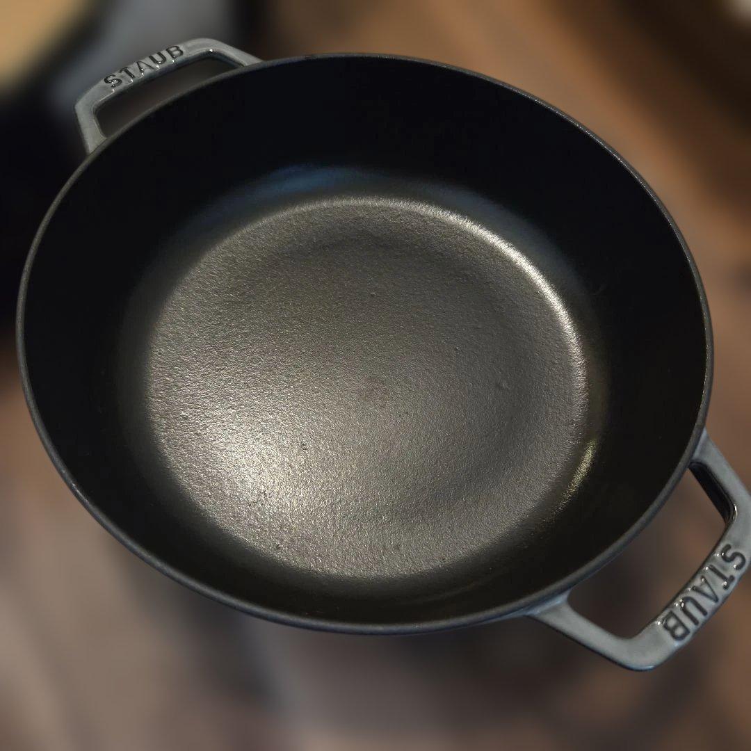 【美品】ブレイザー・ソテーパン　グレー鋳鉄　24 cm、満水容量2.4 L