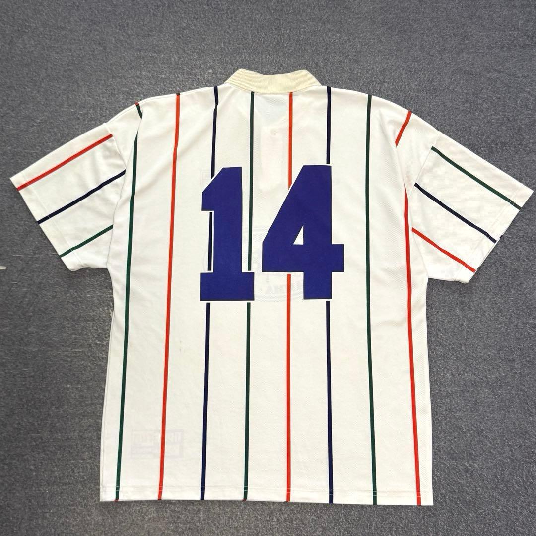 珍品　行列のできるイタリア料理店　カンティーナマンマルチア　サッカーユニフォーム