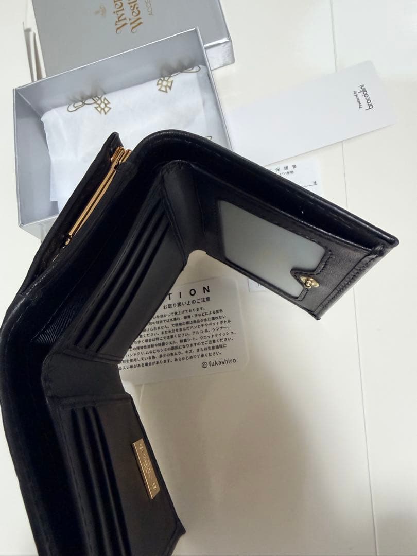 Vivienne Westwood ブラック　三つ折り財布 金マーク