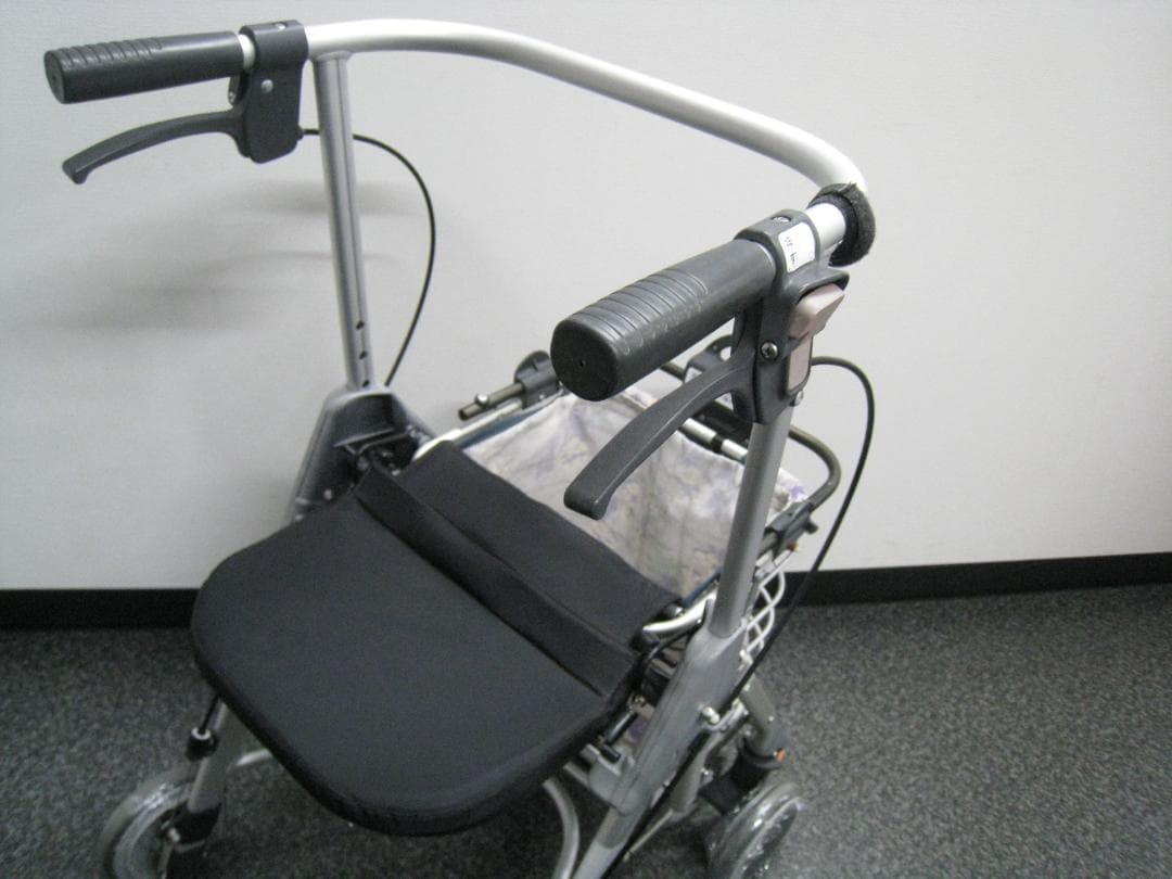 幸和製作所 テイコブ リトルワゴン WAW07 歩行車　②