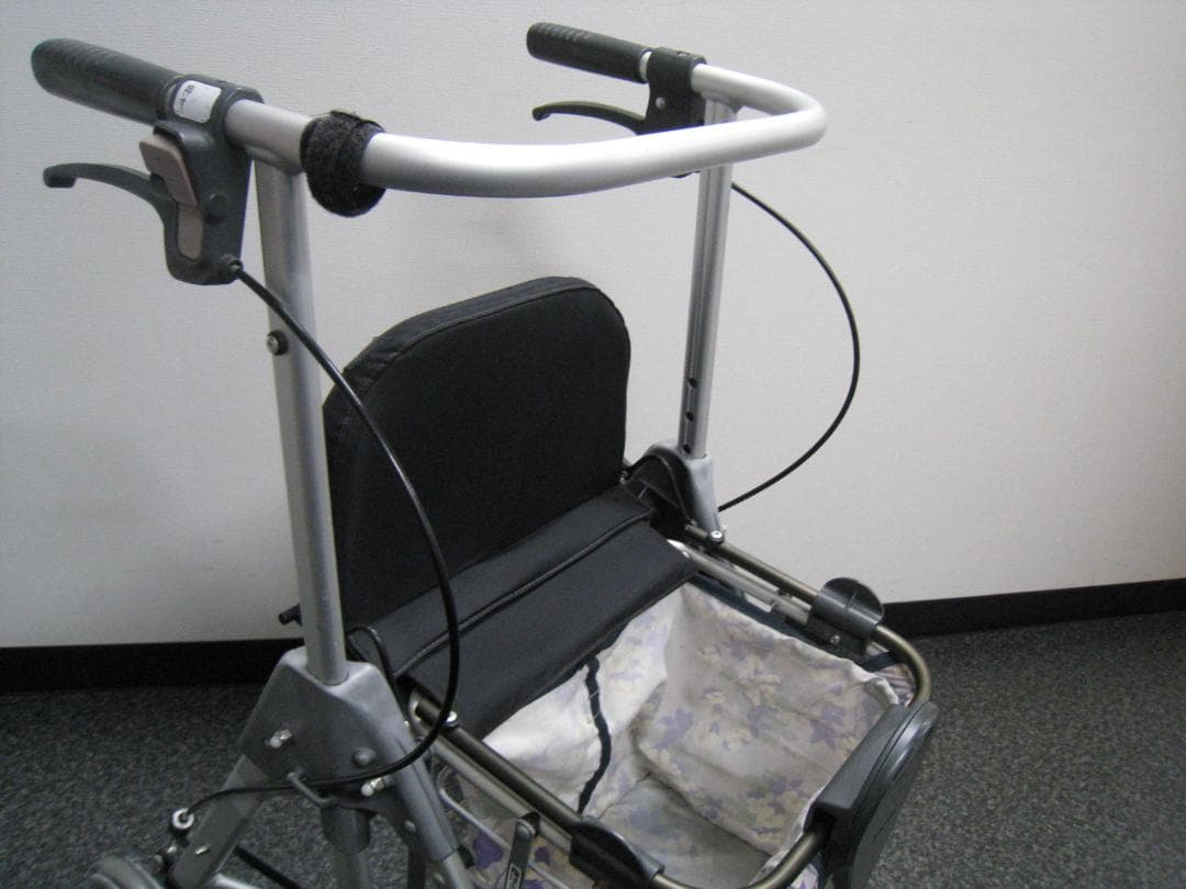 幸和製作所 テイコブ リトルワゴン WAW07 歩行車　②