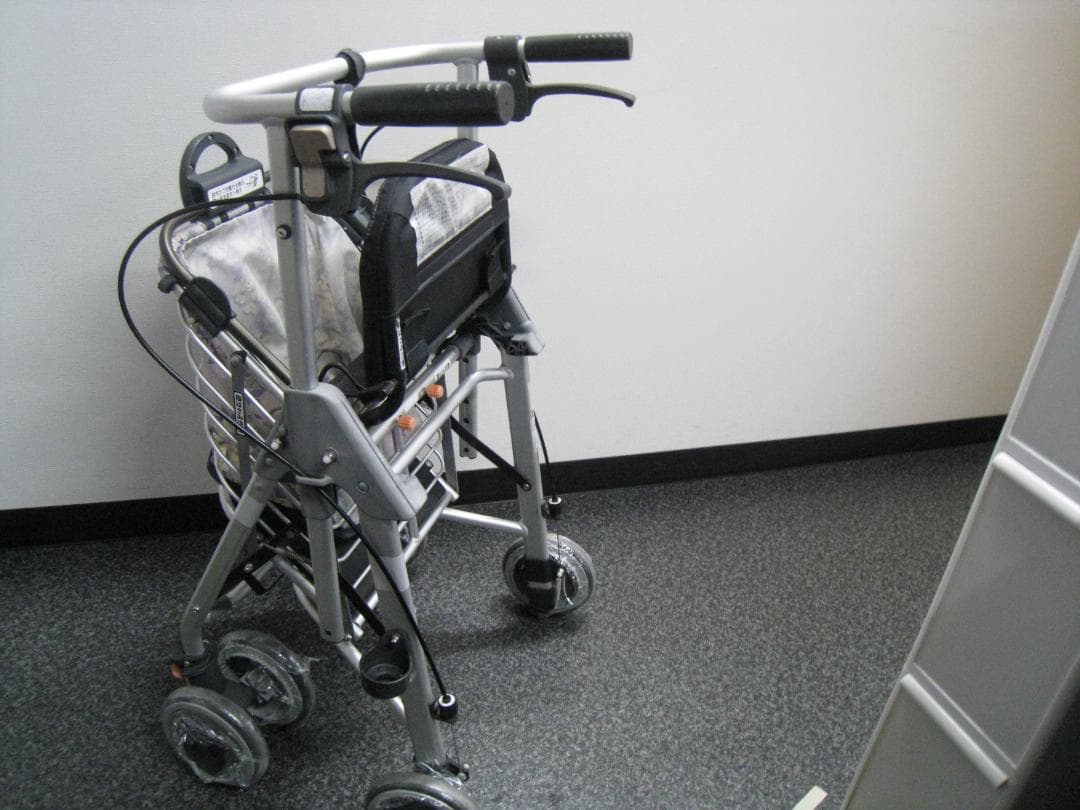 幸和製作所 テイコブ リトルワゴン WAW07 歩行車　②