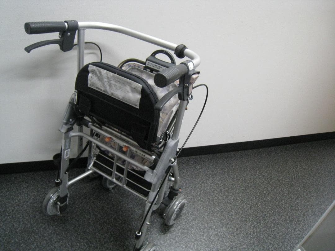 幸和製作所 テイコブ リトルワゴン WAW07 歩行車　②