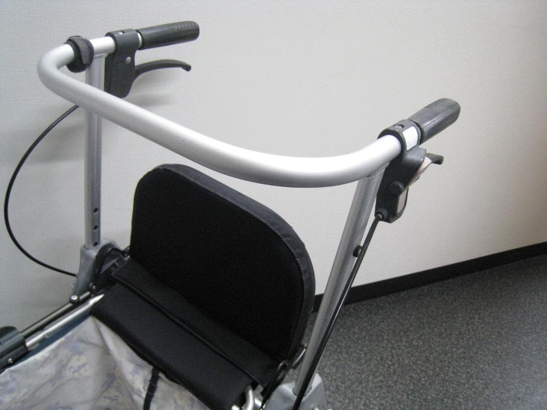 幸和製作所 テイコブ リトルワゴン WAW07 歩行車　②