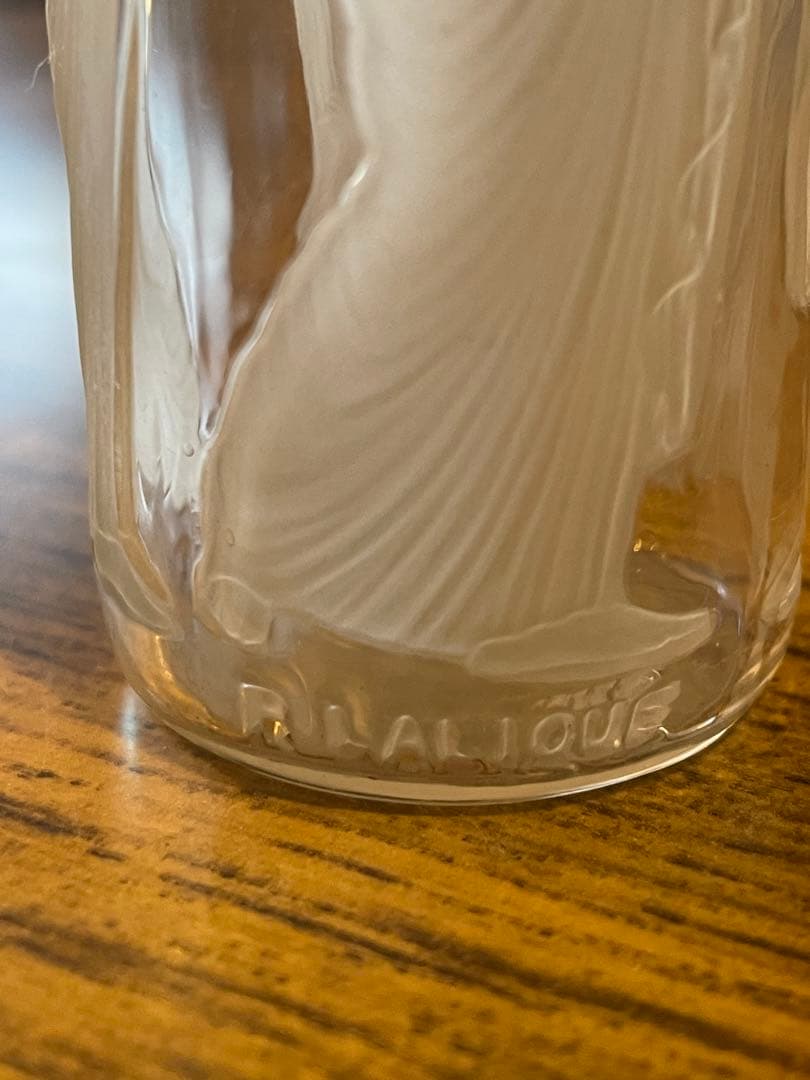 ラリック　ガラス花瓶　一輪挿し？　LALIQUE