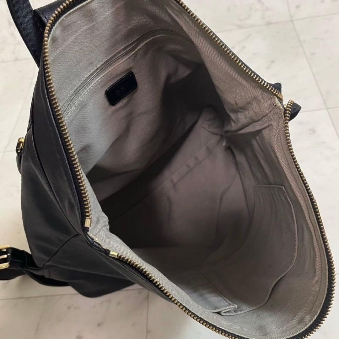 ear PAPILLONNER イアパピヨネ レザー スクエア リュック 黒