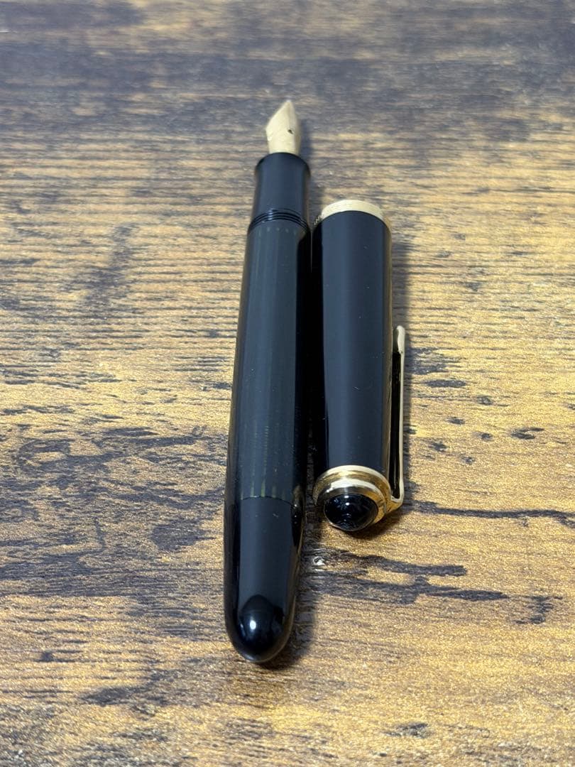 1970年代　ペリカン　万年筆　400NN ブラックストライプ　14c 細字