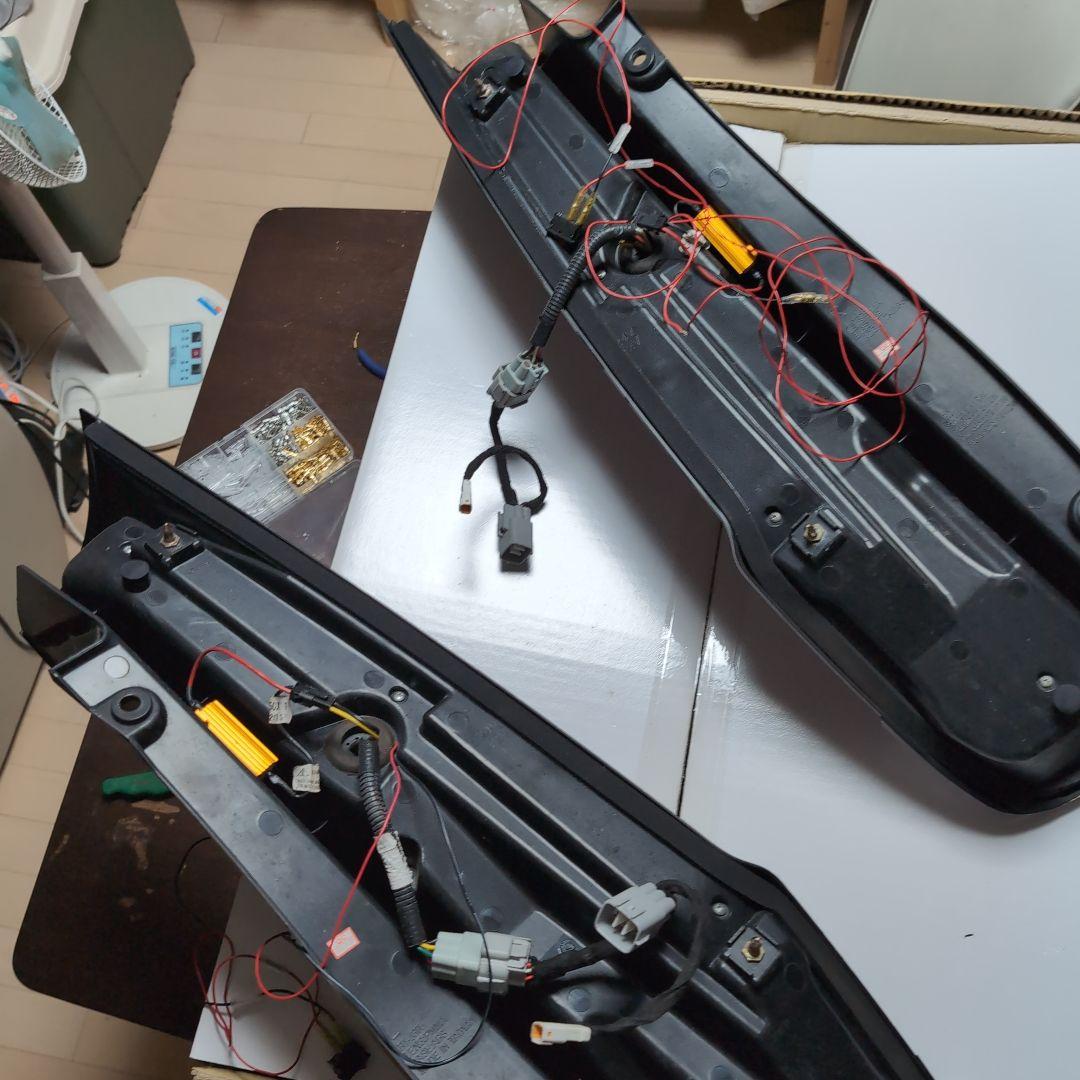 80系ノアヴォク用テールランプ。