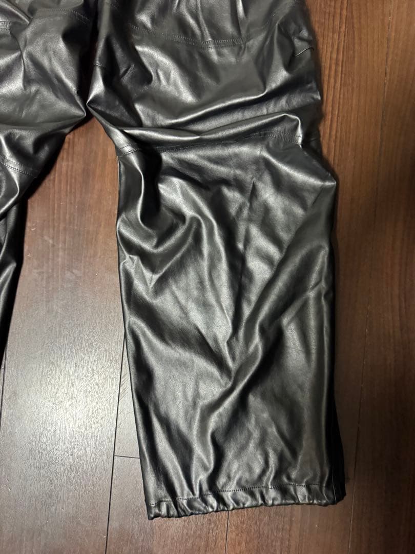 【美品】ディーゼル Dロゴ付ダーツ加工エコレザーパンツ D-MARTY-LTHF