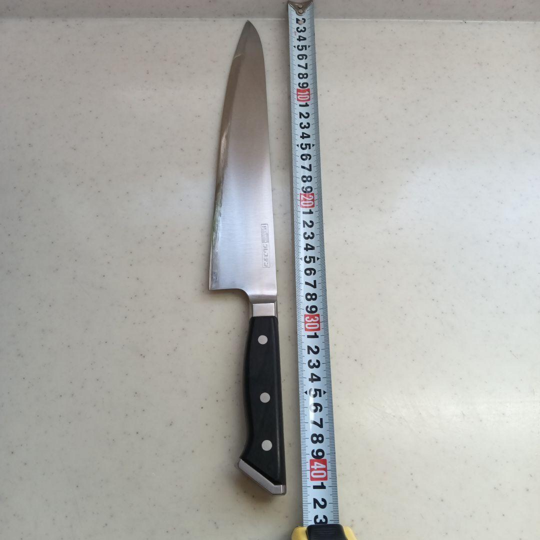 刃渡り約27cmの牛刀　グレステン
