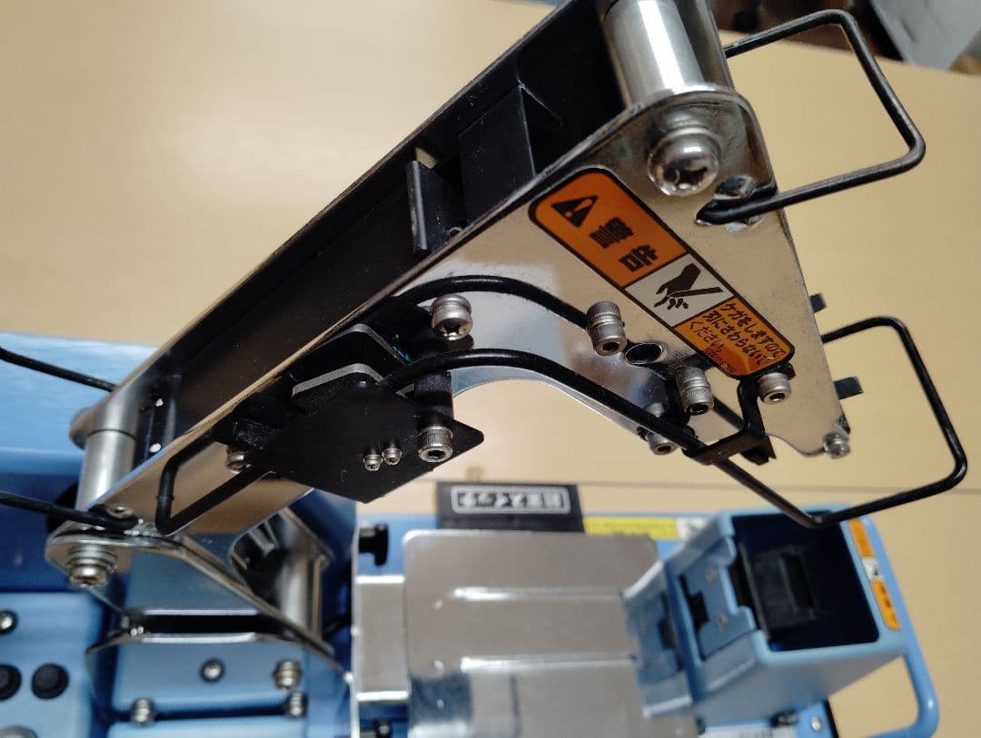 ニチバン　たばねら5000V　結束機の電動タイプオプションのリモートスイッチ付き