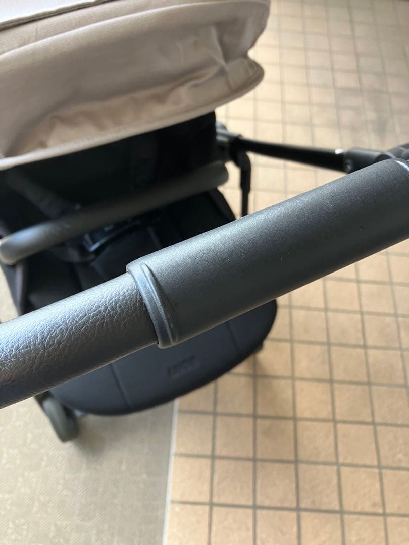 【2025年購入／使用回数少美品】アップリカ ルーチェフリー ベージュ