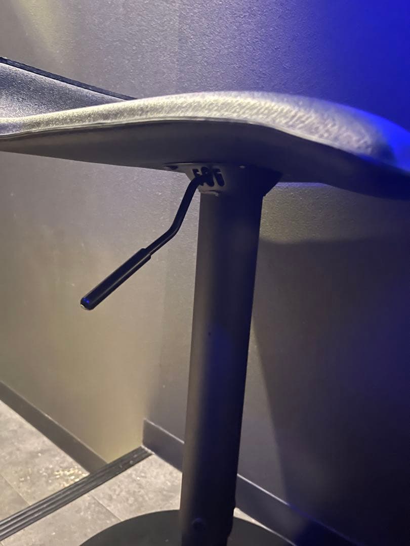 お得8個セット　黒の合成皮革　バー　カウンターチェア　 高さ調整可能　最終価格