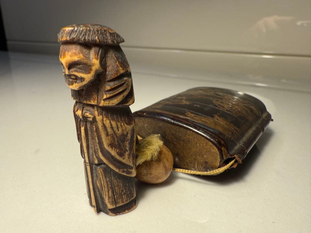 蒔絵 印籠 人物彫刻根付付