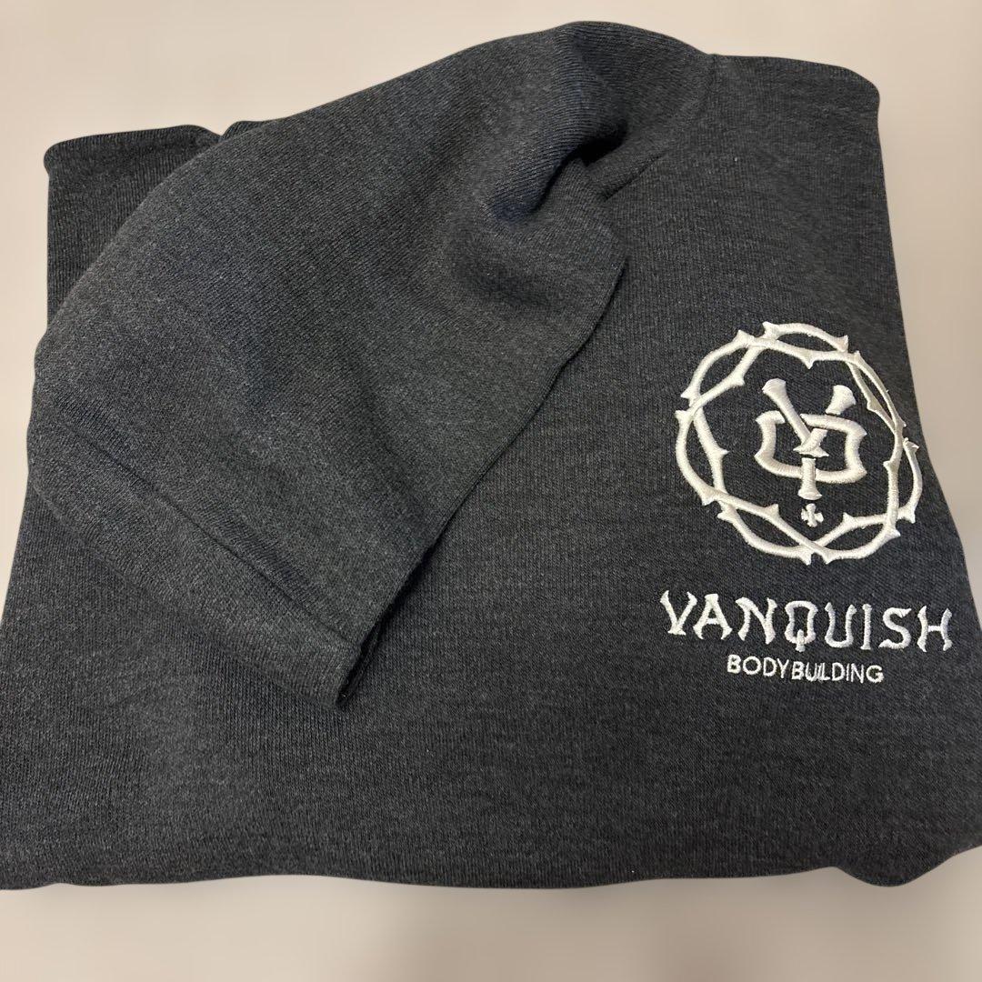 新品　vanquish fitness ニットパーカー