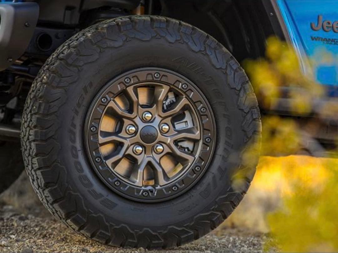 JEEP ラングラータイヤホイール５本セット純正392ホイールGEOLANDER