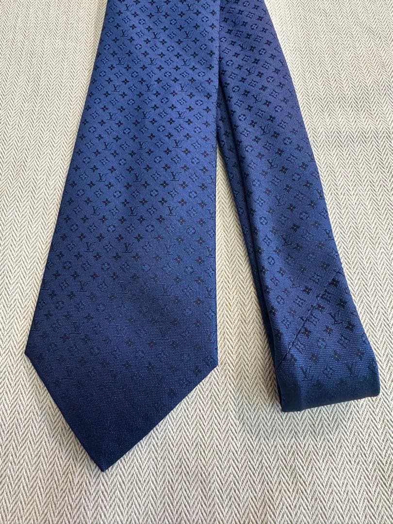 ルイヴィトン　ネイビー シルク ネクタイ ロゴパターン