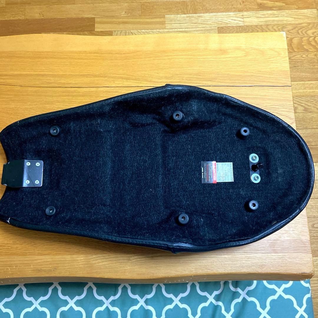 バイクシート　ナイトロヘッズ