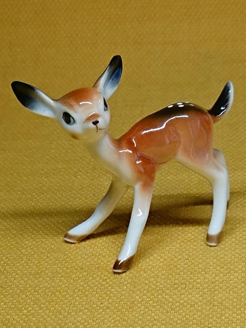 【美品】シカ　鹿　陶器　オブジェ　置物　インテリア　工芸品　美術品　A1054