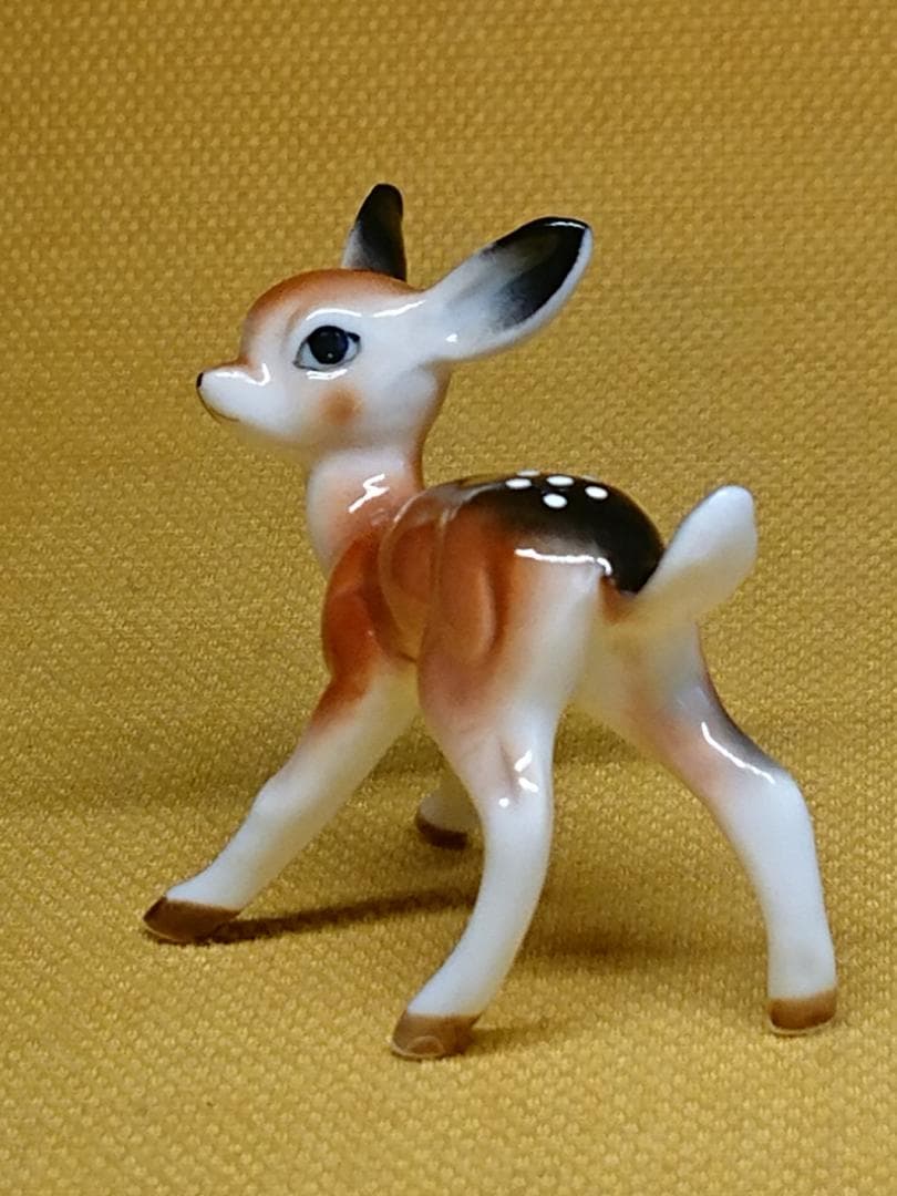 【美品】シカ　鹿　陶器　オブジェ　置物　インテリア　工芸品　美術品　A1054