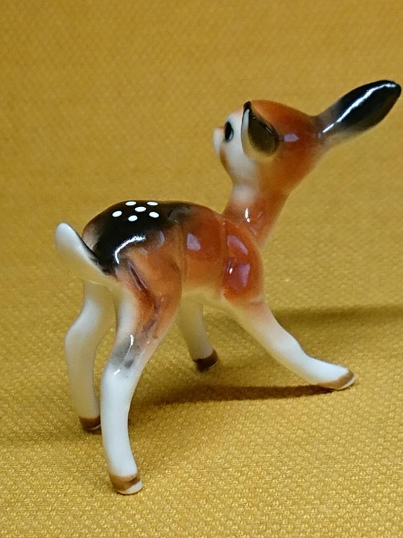 【美品】シカ　鹿　陶器　オブジェ　置物　インテリア　工芸品　美術品　A1054