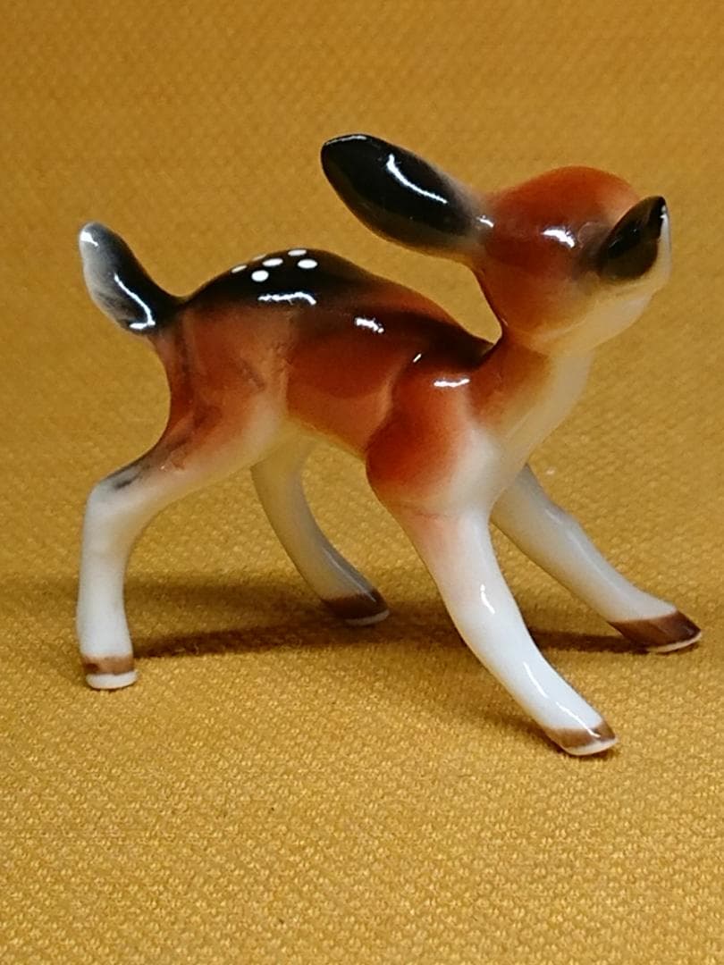 【美品】シカ　鹿　陶器　オブジェ　置物　インテリア　工芸品　美術品　A1054