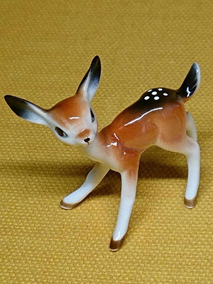 【美品】シカ　鹿　陶器　オブジェ　置物　インテリア　工芸品　美術品　A1054