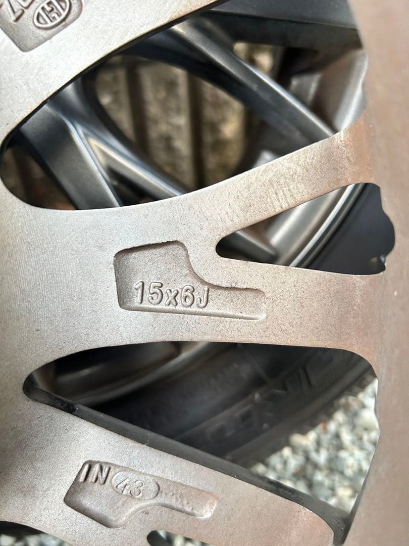 185/60R15 スタッドレス4本セット　シエンタ等に！2023年製造