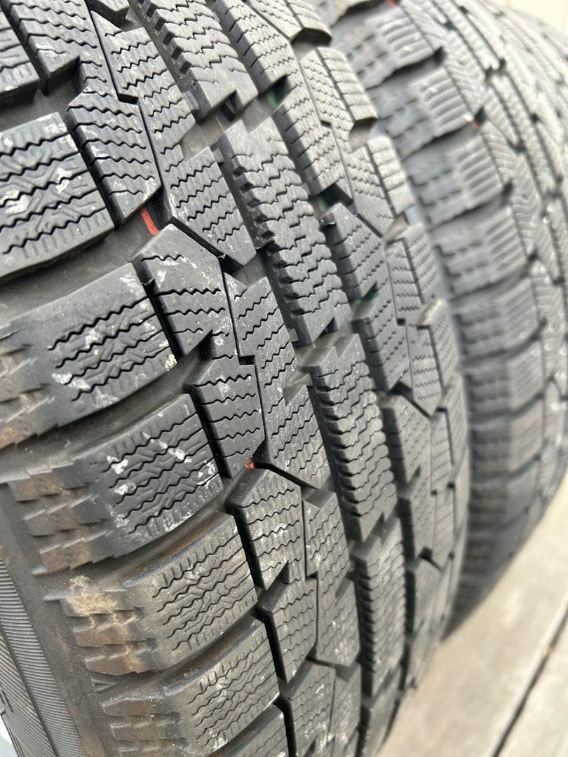 185/60R15 スタッドレス4本セット　シエンタ等に！2023年製造