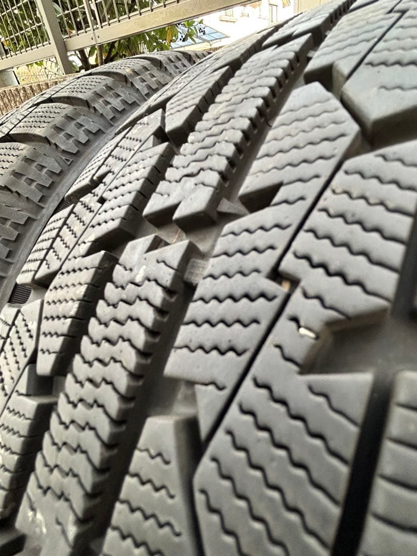 185/60R15 スタッドレス4本セット　シエンタ等に！2023年製造