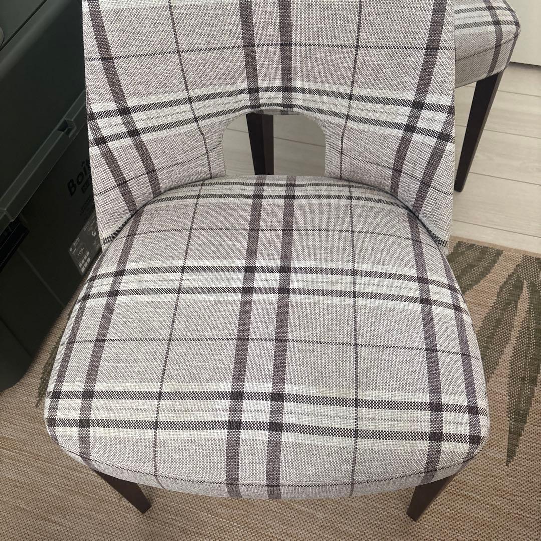 ADCOREチェック柄のモダンな椅子2脚セット