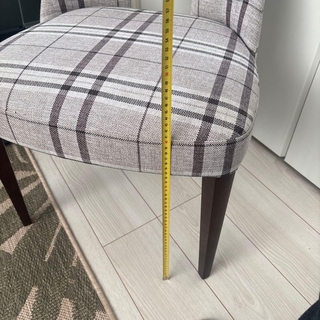 ADCOREチェック柄のモダンな椅子2脚セット