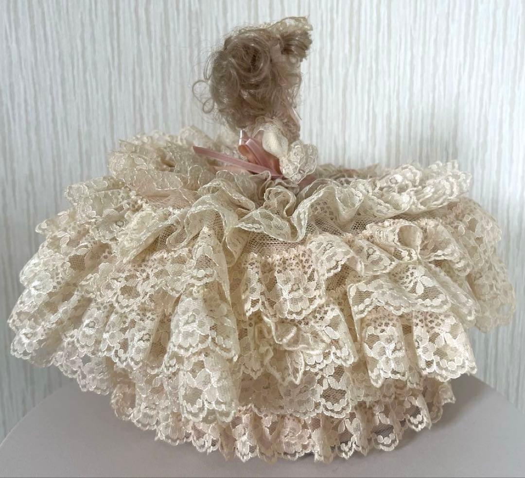 サエラ お人形 小物入れ付き クリーム色 ピンク