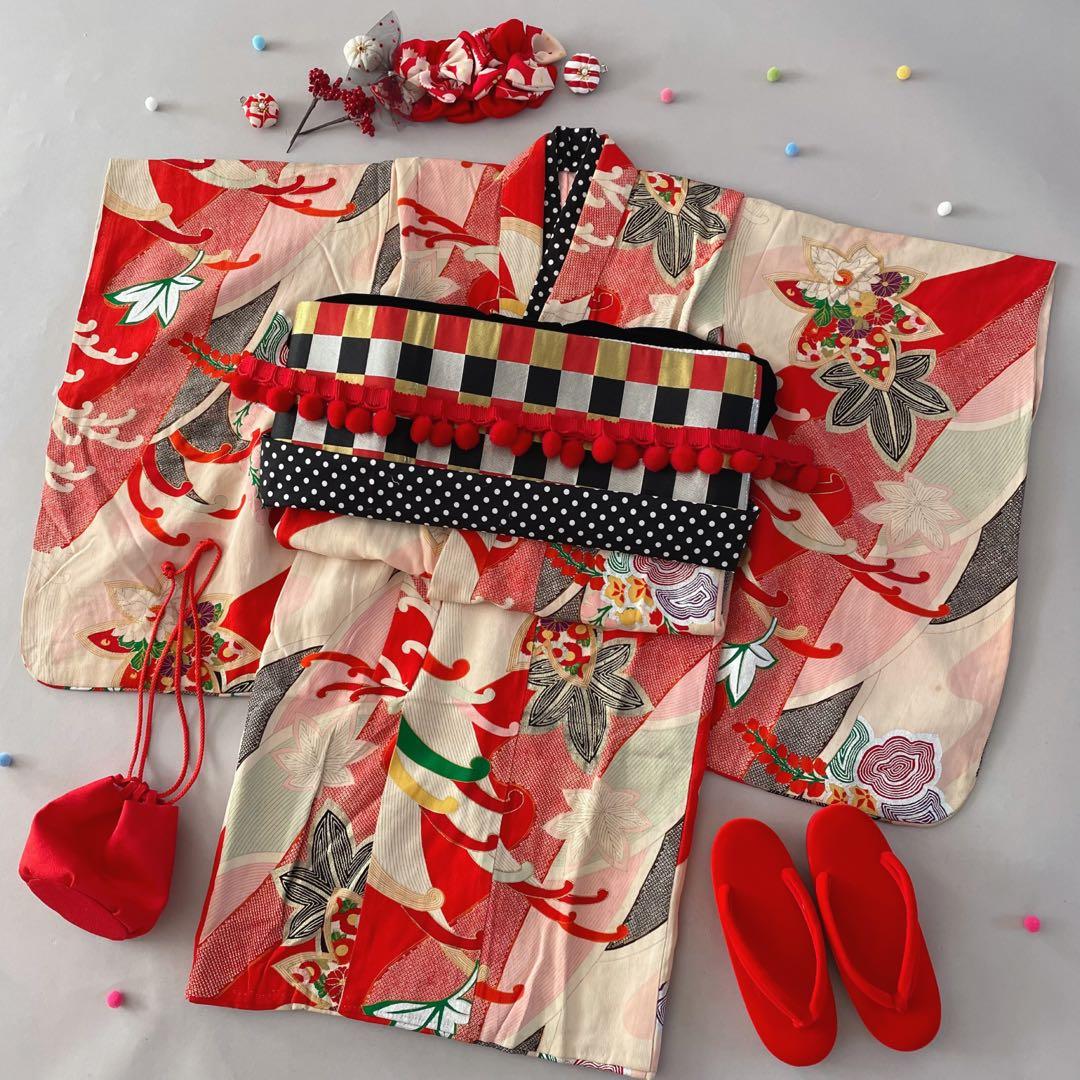 七五三　５歳〜６歳向き　アンティークお着物セット　髪飾り付き