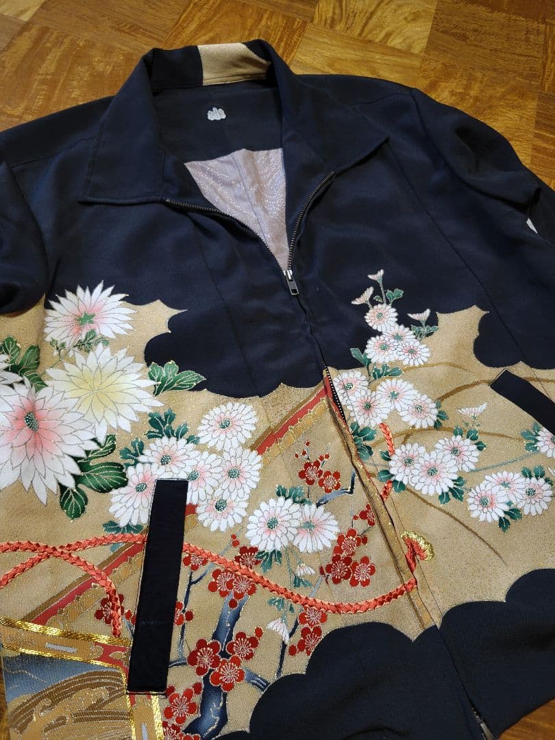 め0942着物リメイク正絹江戸褄吉祥古布黒留袖ジップアップスカジャンハンドメイド