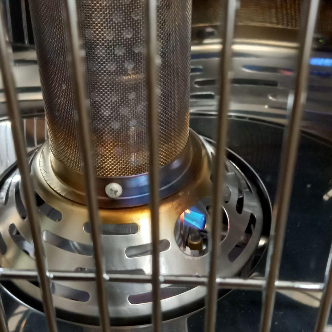 美品 デカ暖　Iwatani カセットガスストーブ CB-STV-DKD