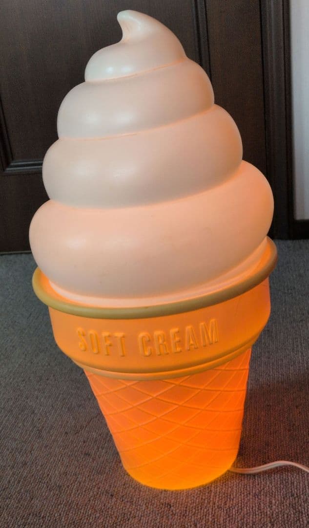 ソフトクリーム型スタンドライト昭和レトロ