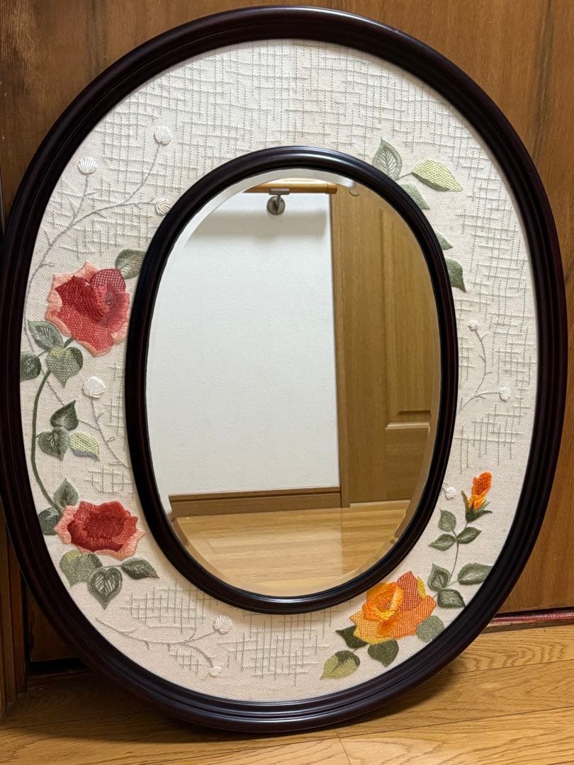花柄刺繍　大型ミラー　アンティーク 木製フレーム　ウォールミラー