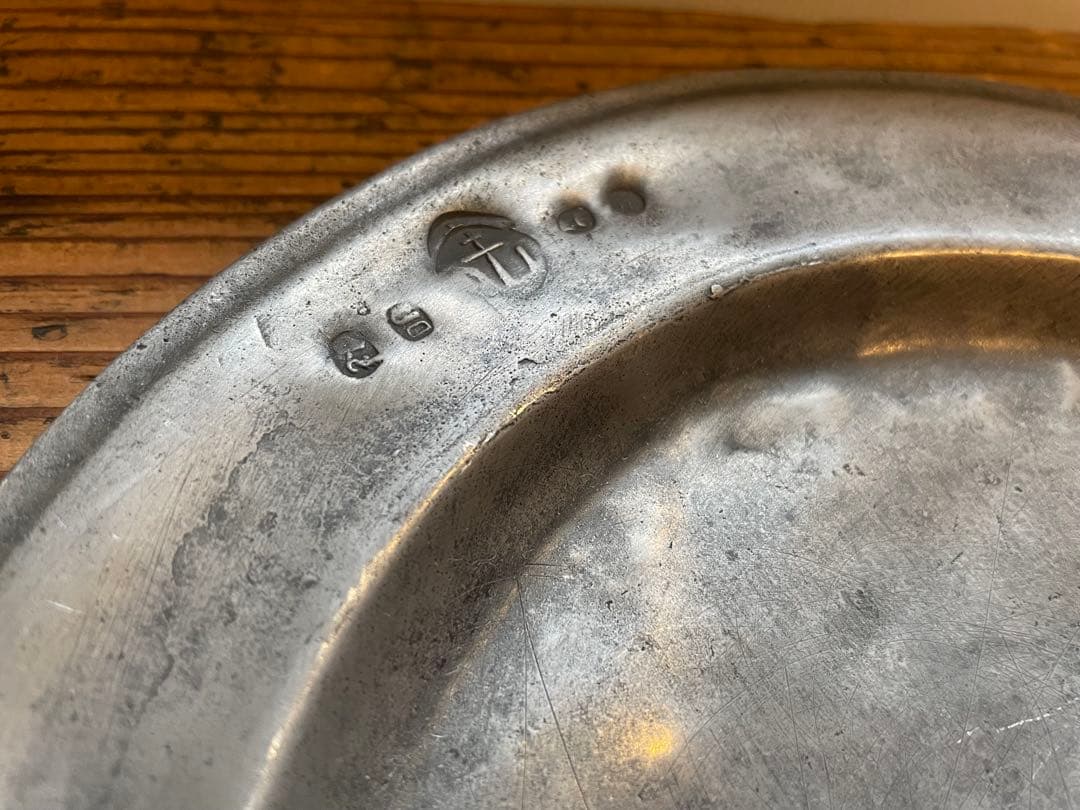 フランス　古いピュータープレート