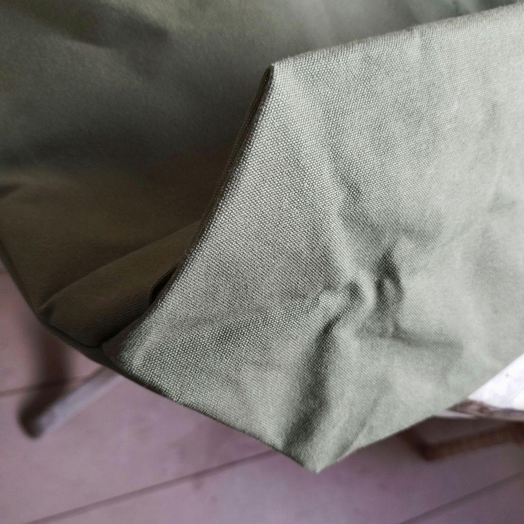 バッグ This is a(n) Base Tote L Olive