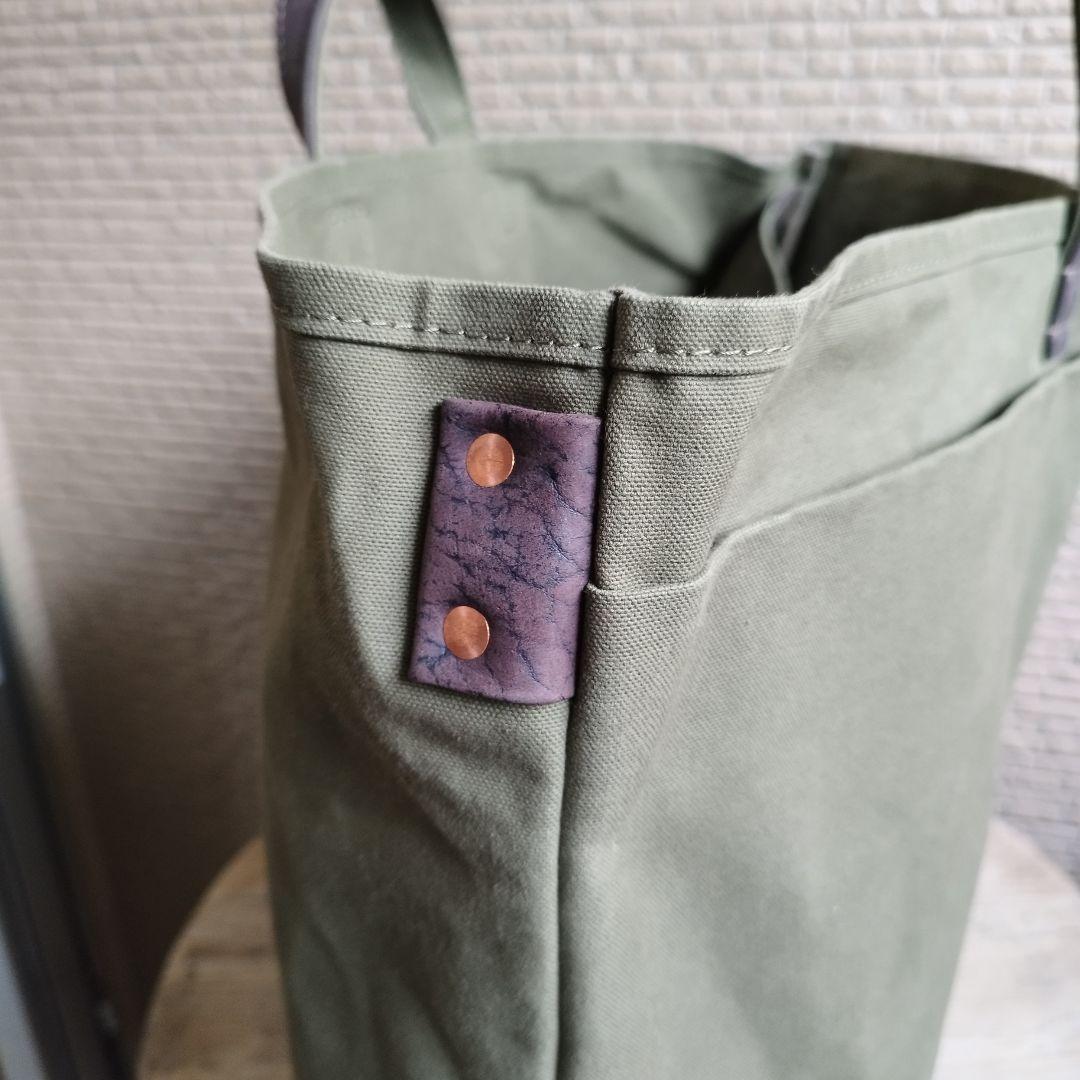 バッグ This is a(n) Base Tote L Olive