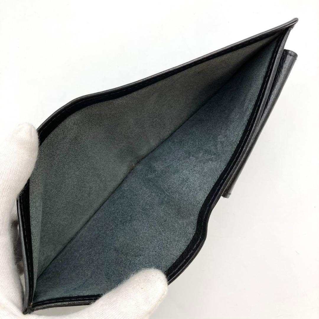 てんてん✨ IL BISONTE 二つ折り財布 黒 レザー ロゴ型押し