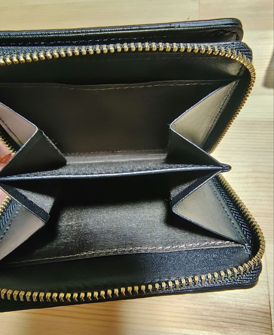 ラシット　ブラック　レザー　コンパクト　二つ折り財布