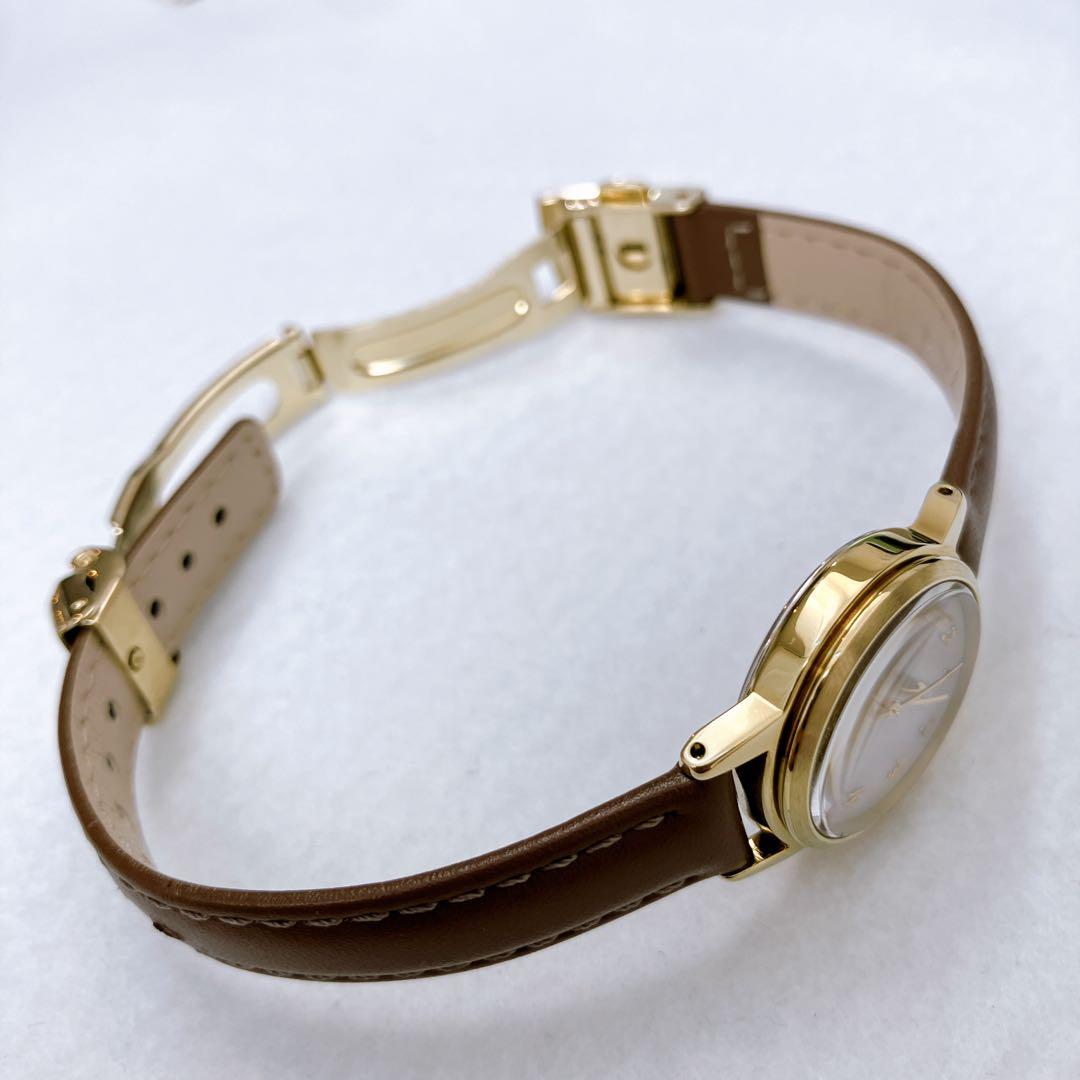 アニエスベー マルチェロ　ソーラー腕時計 シェル文字盤　白蝶貝レザーベルト