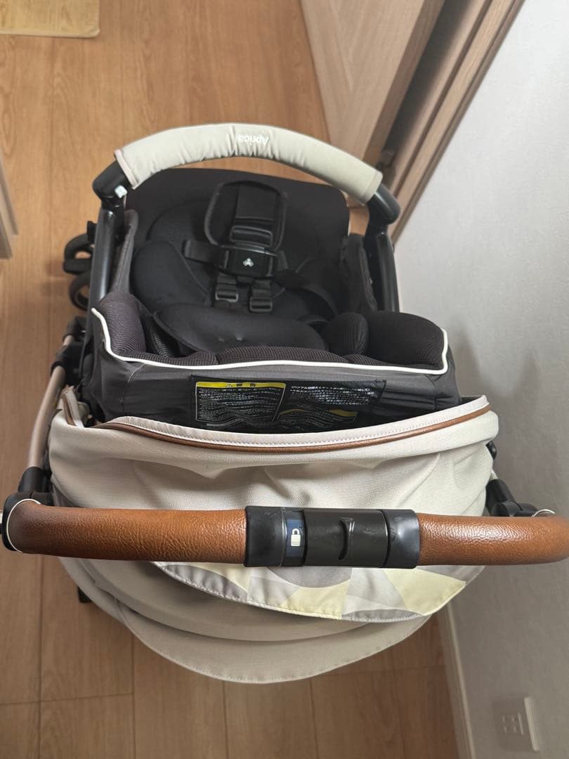 みさ　【美品】Aprica ラクーナビッテクッションラテベージュ