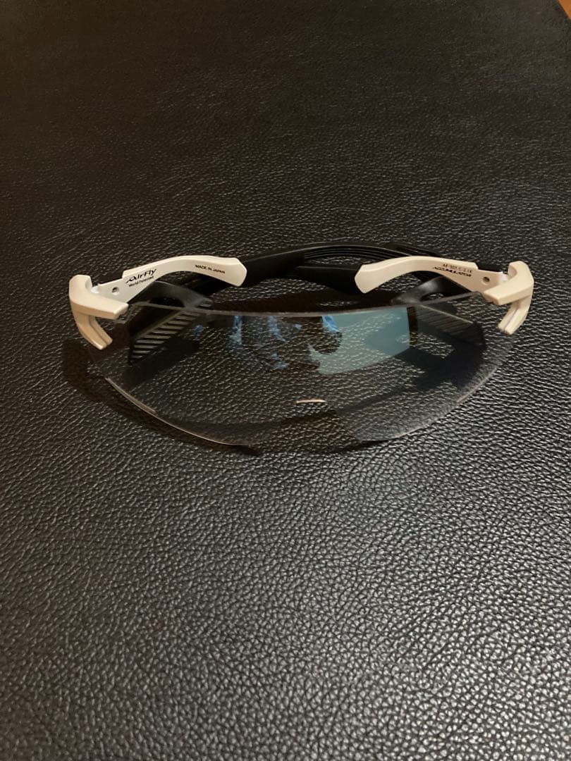 エアフライ　調光サングラス